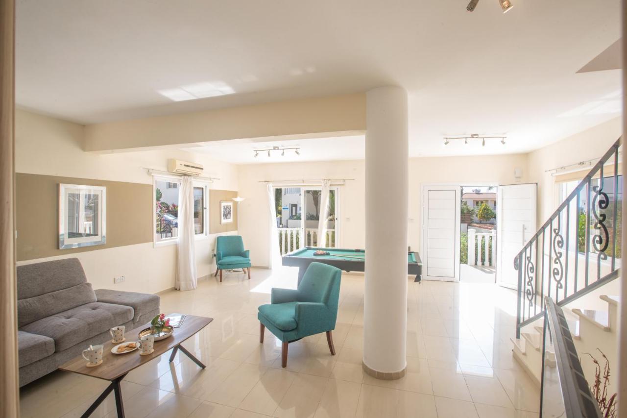 Willa Hara Nissi Villas